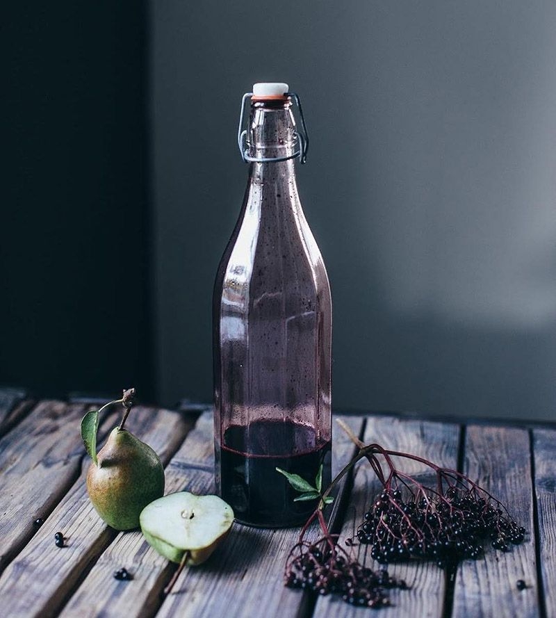 Drinks to stay healthy: elderberry